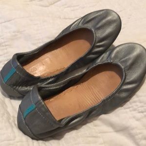 Tieks flats